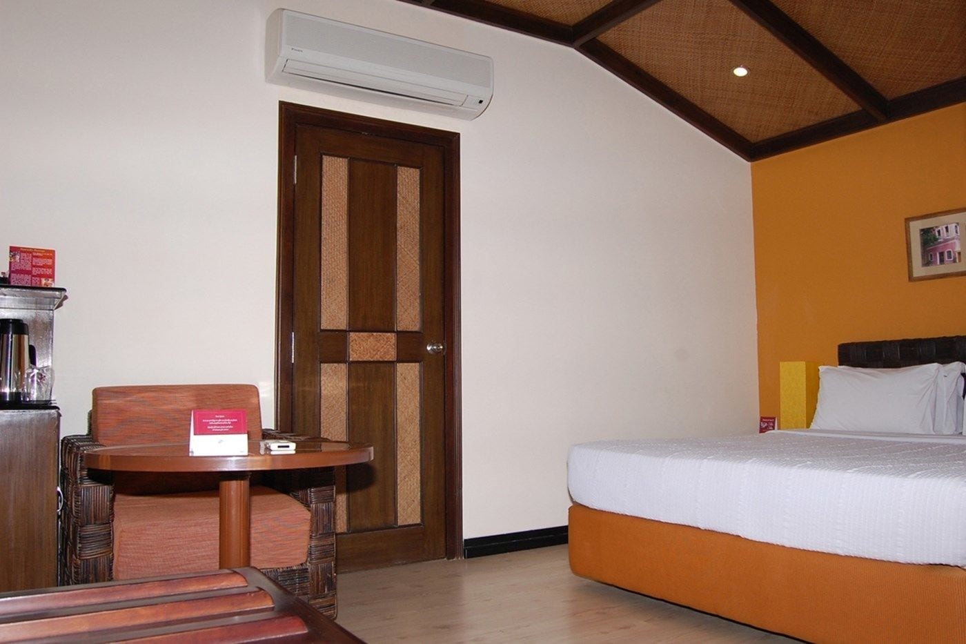 Deluxe, King Bed