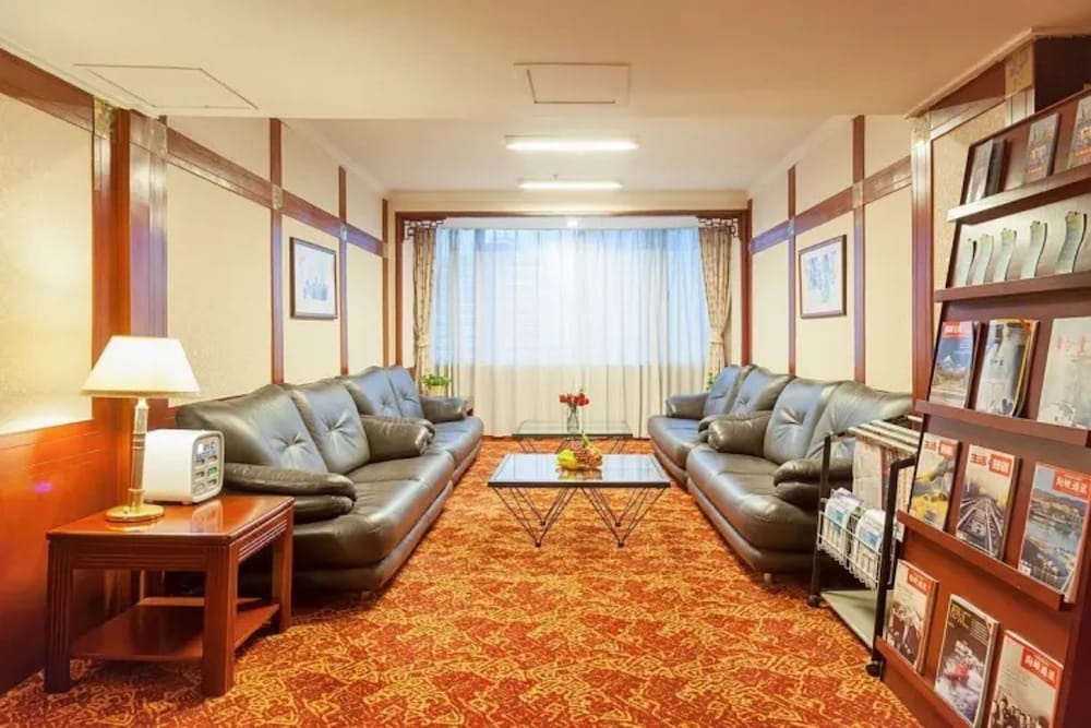 Huaqiao 43/50