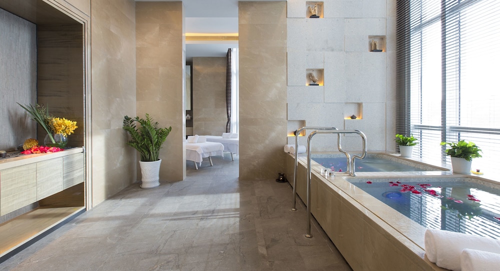 Pullman Yantai Center 23/50