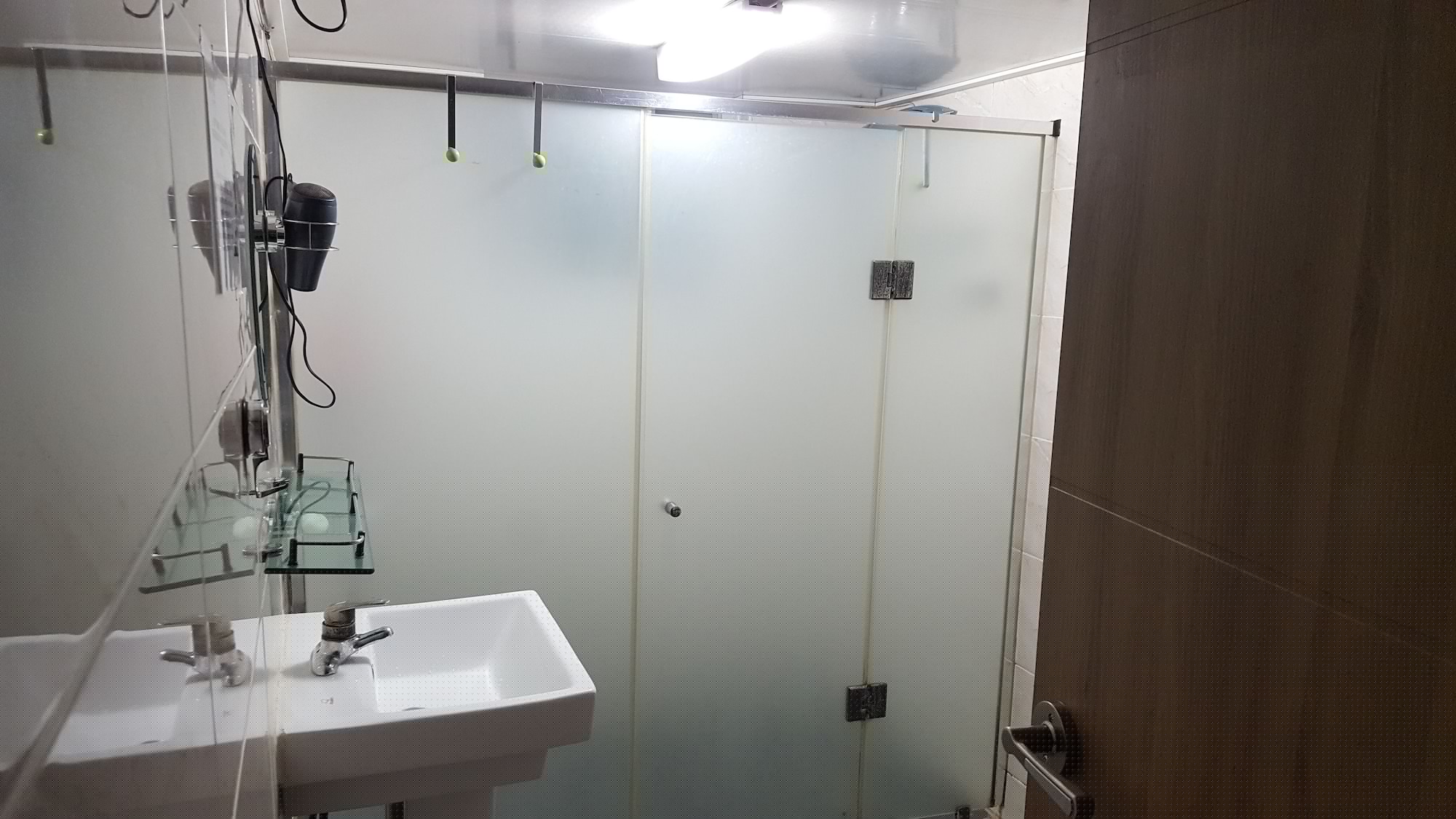 FEMALE DORM, 4 BEDS, SHARED BATHROOM