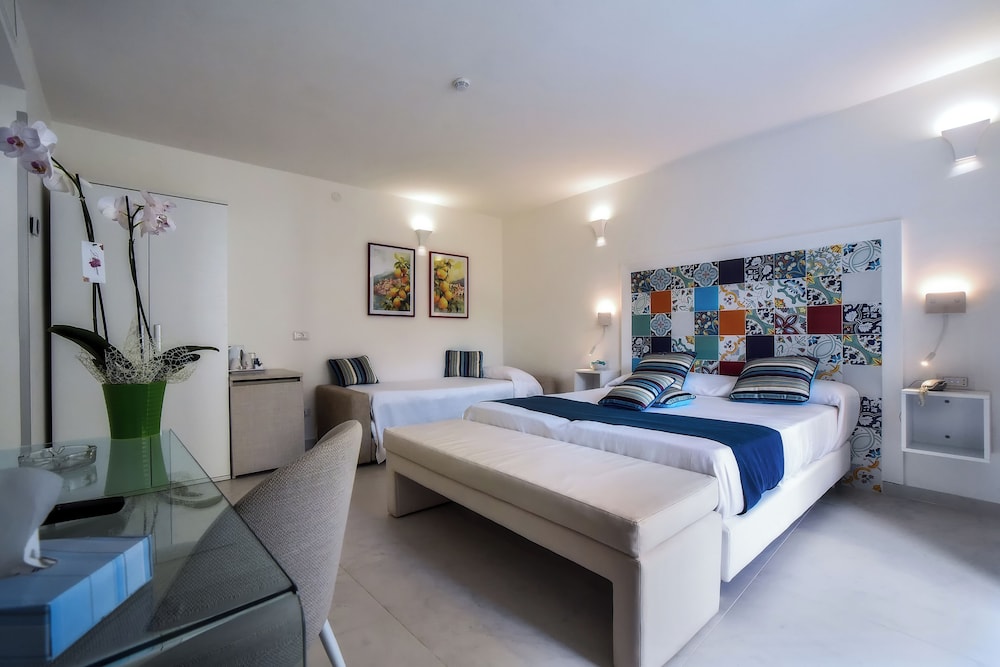 Hotel Amalfi 16/79