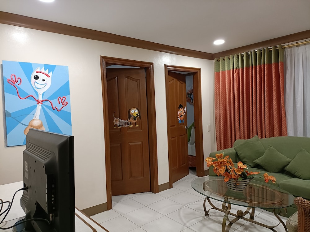 Golden Pine Hotel 37/41