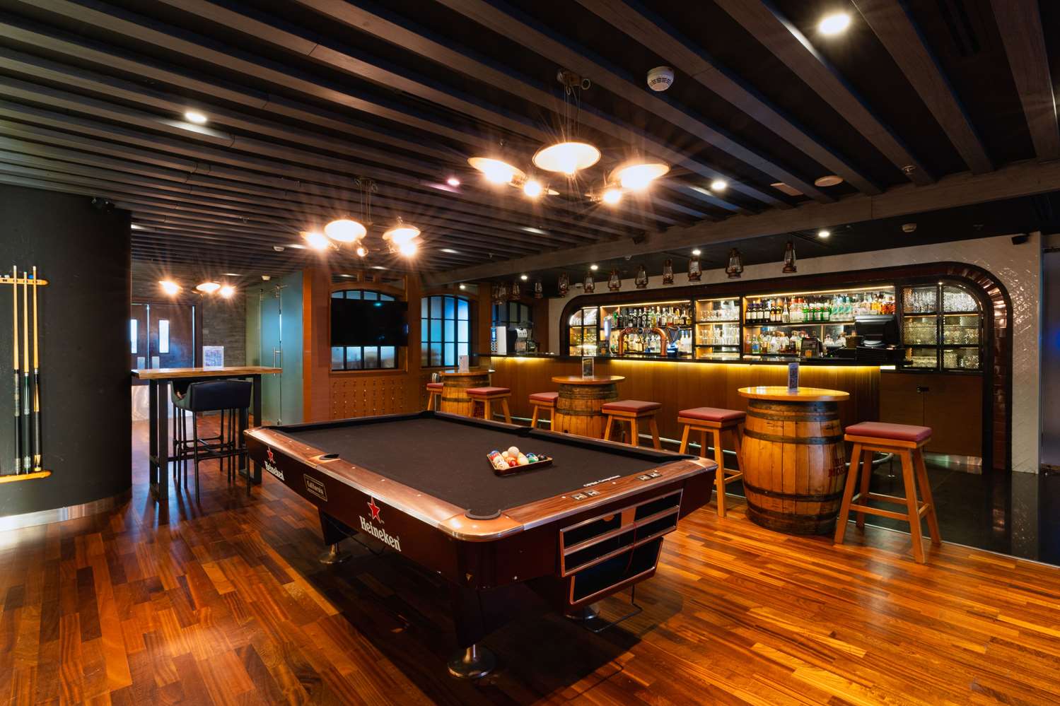restaurant cafeteria