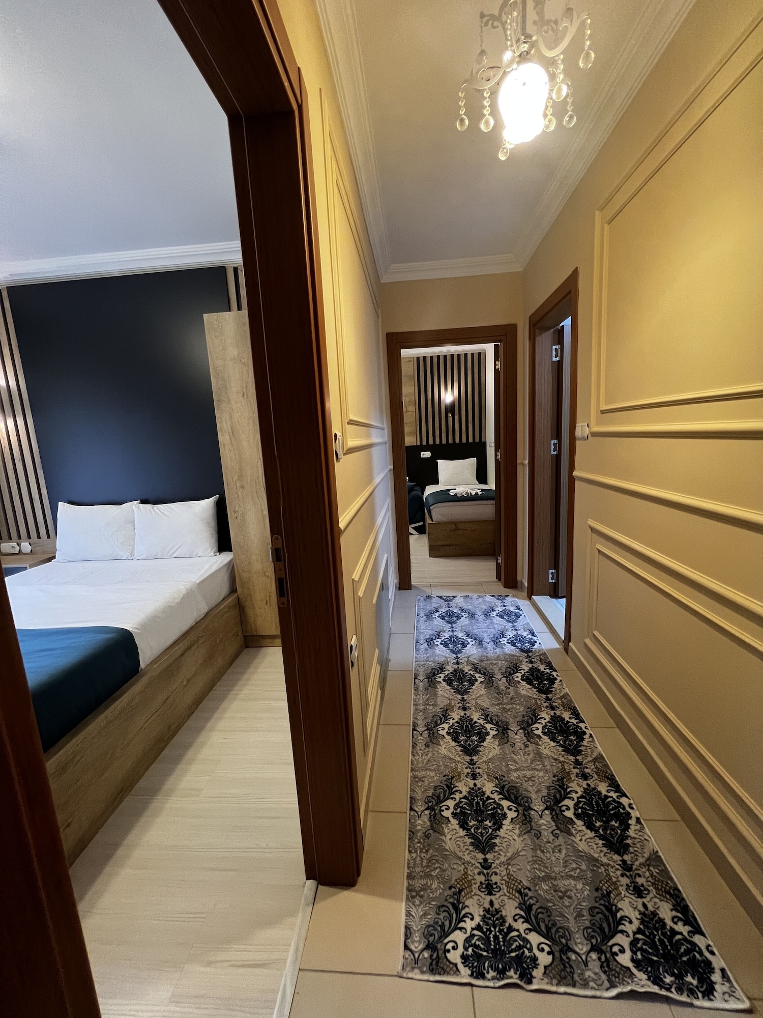 ROOM, QUADRUPLE, MOUNTAIN VIEW