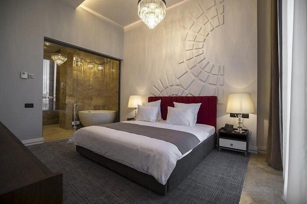 Aghababyan S Hotel 38/77