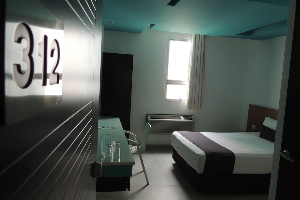 Nu Hotel 38/62