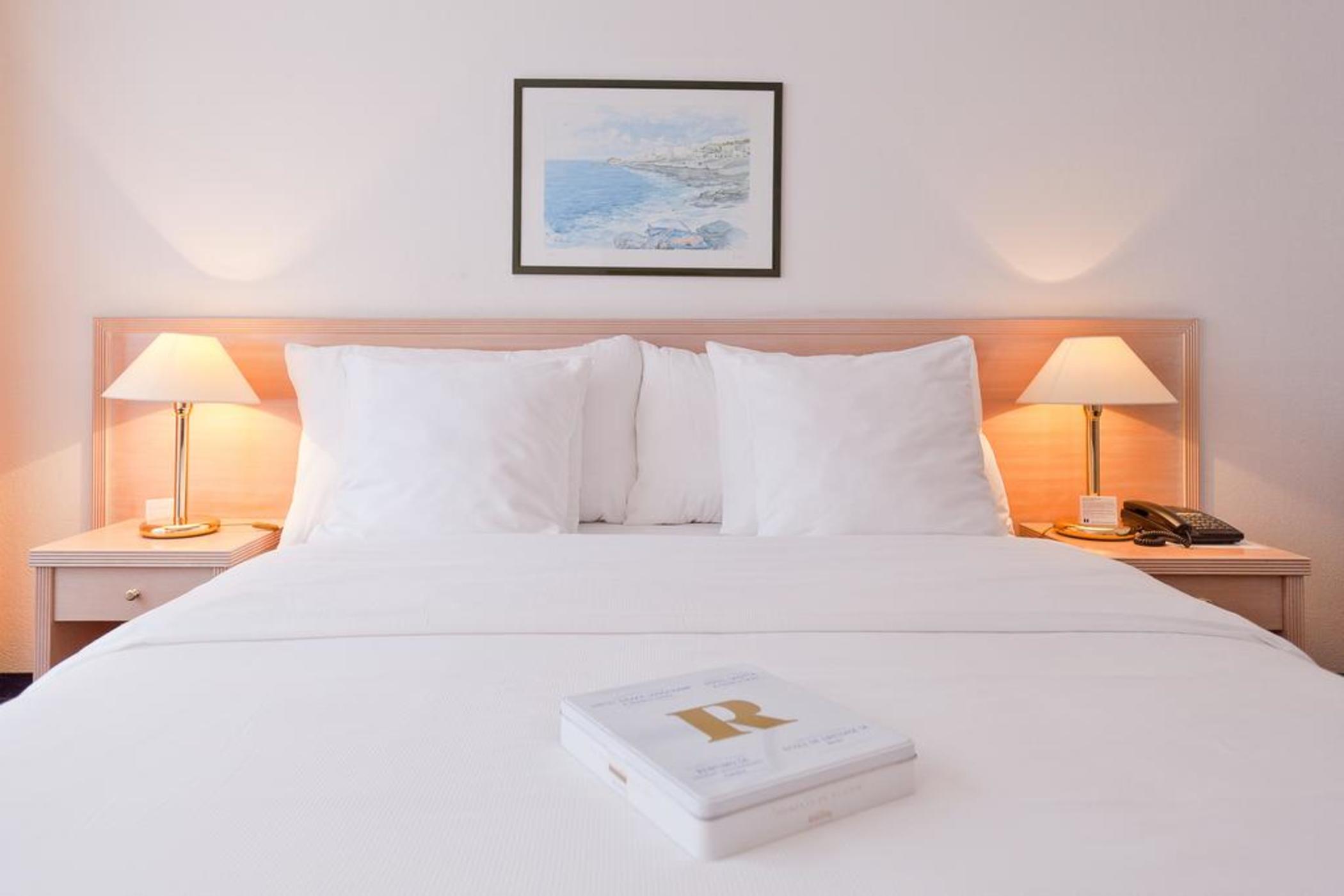 Room, Single, Double or Twin Bed, Kitchenette
