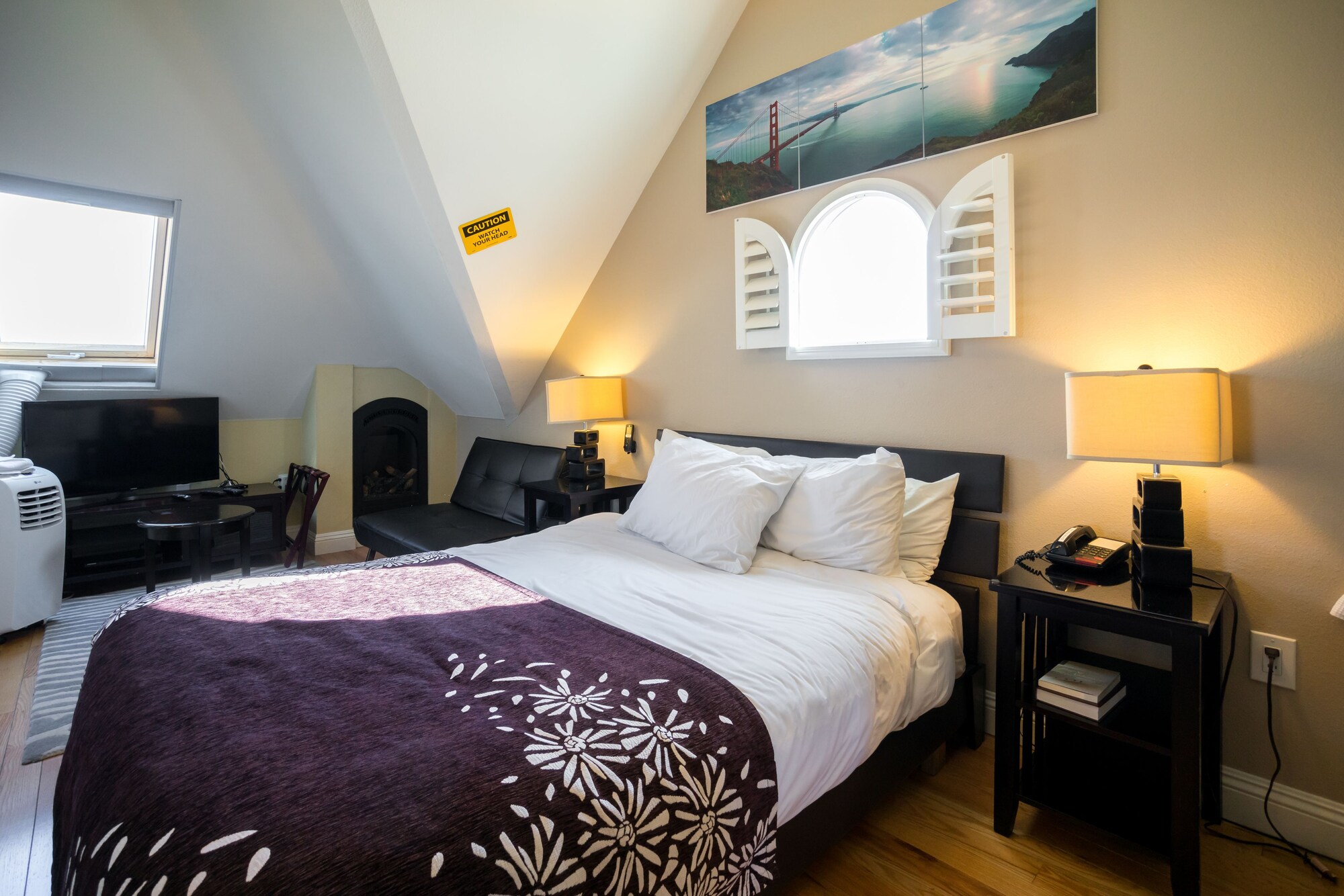 ECONOMY, QUEEN BED, ATTIC