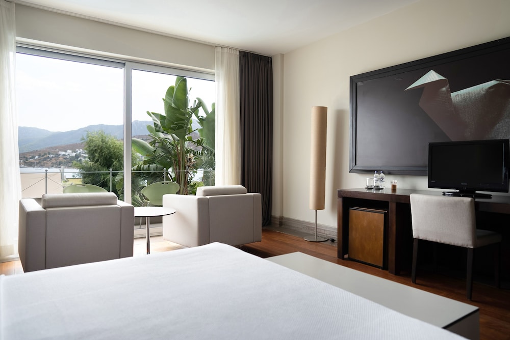 No:81 Hotel 6/50