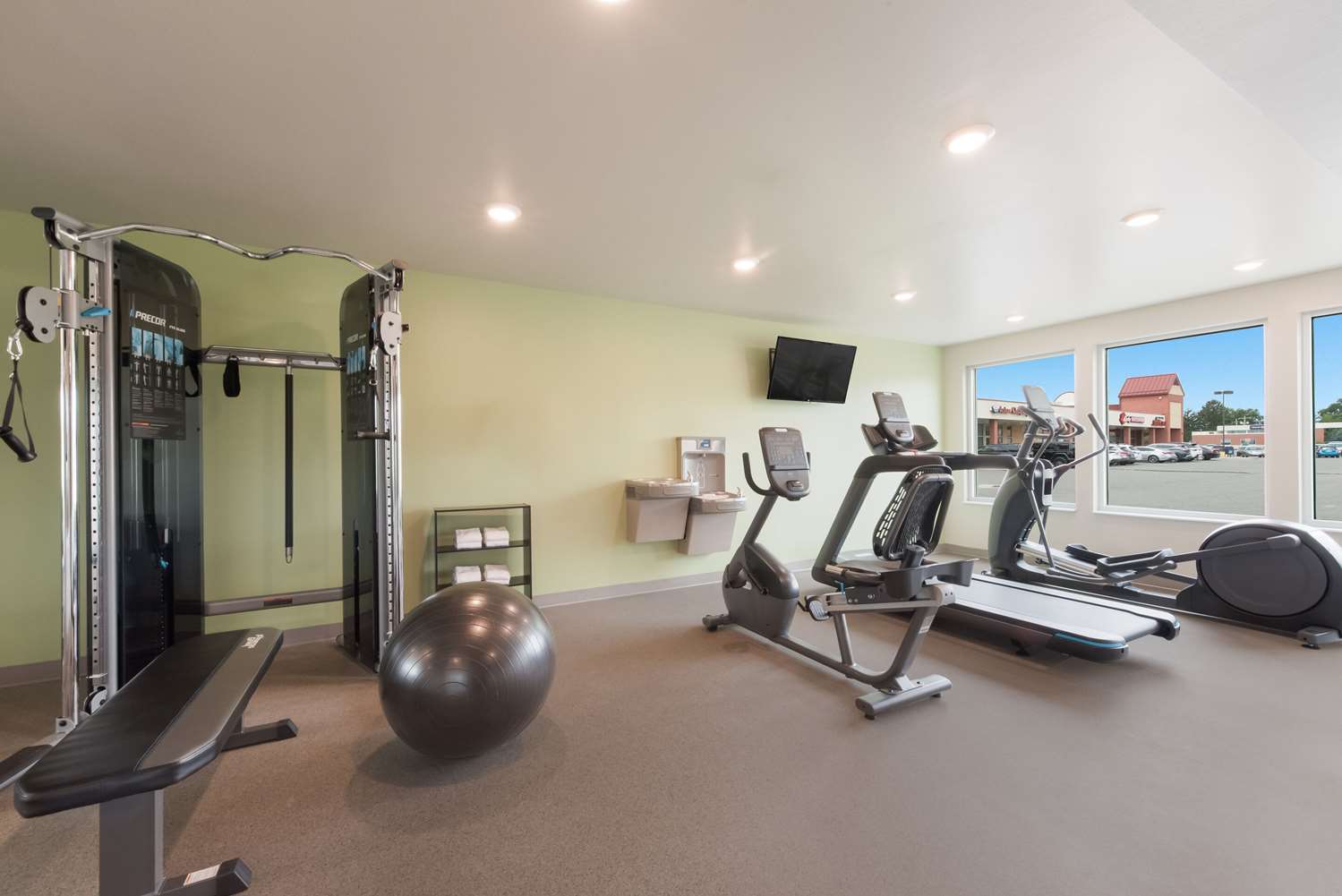 WoodSpring Suites Philadelphia Northeast 16/21