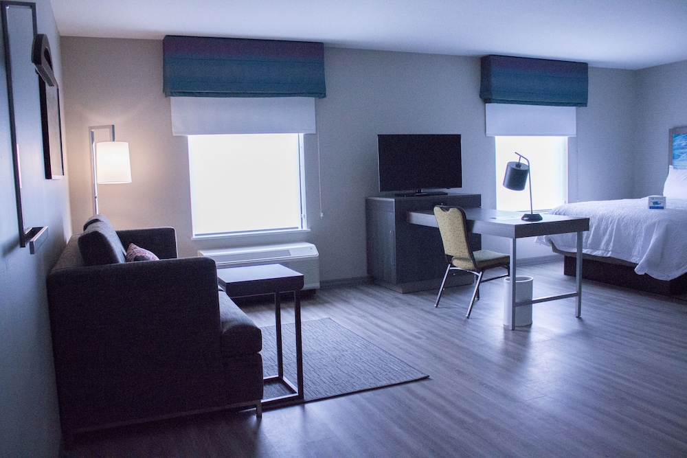 Hampton Inn and Suites Cranberry Pittsburgh 32/42