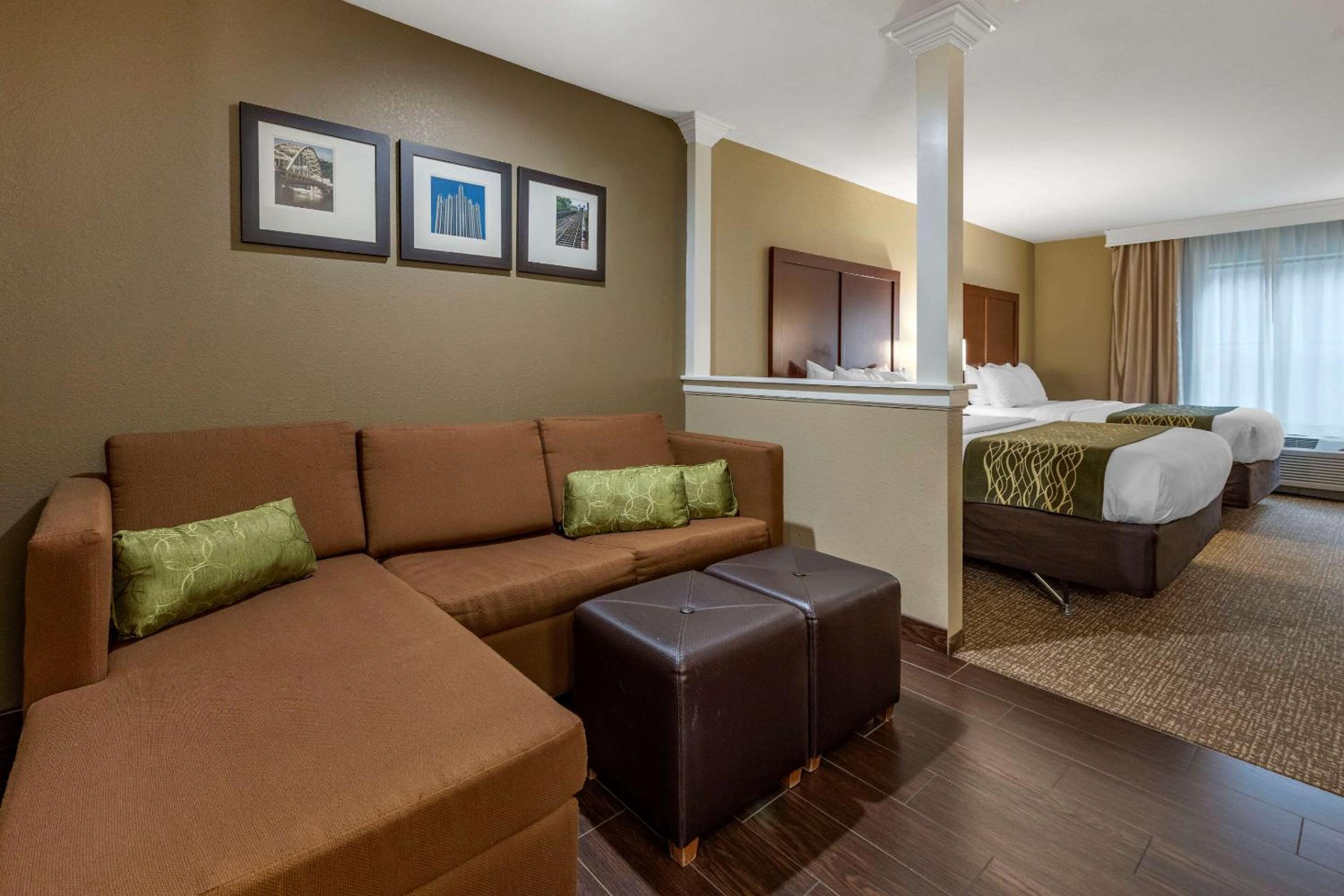 Comfort Inn & Suites 14/40