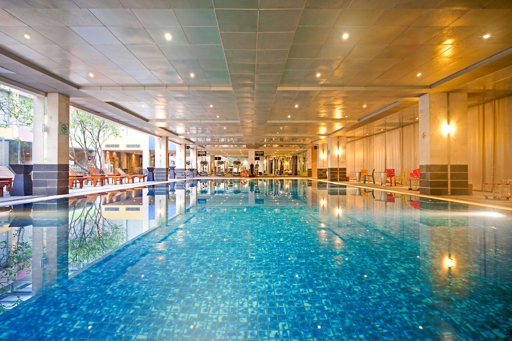 FM7 Resort Hotel Jakarta Airport 23/38