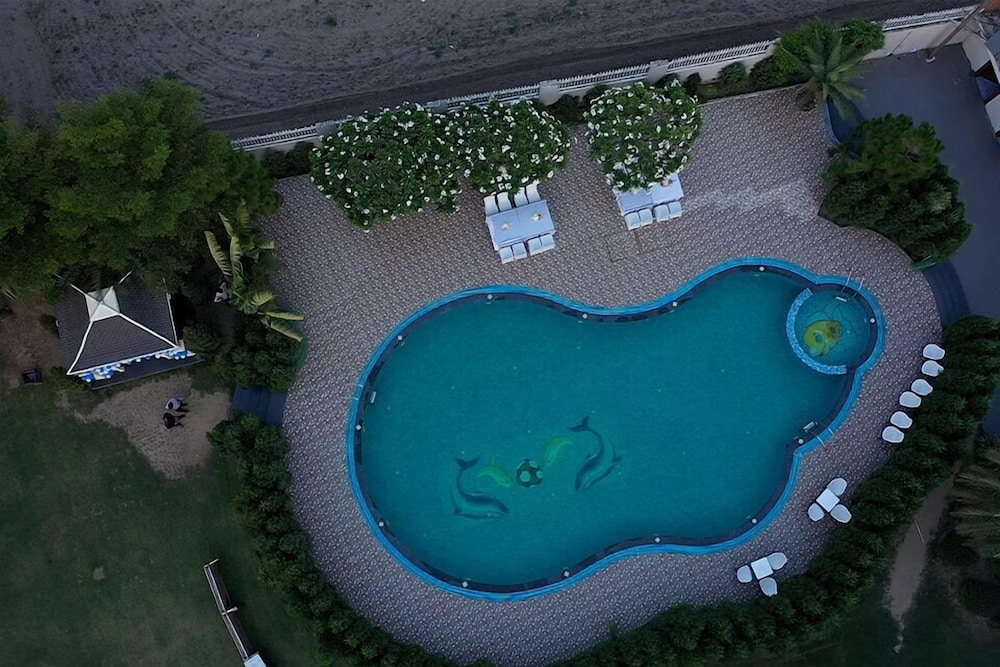 Royal Kingdom Resort 36/42