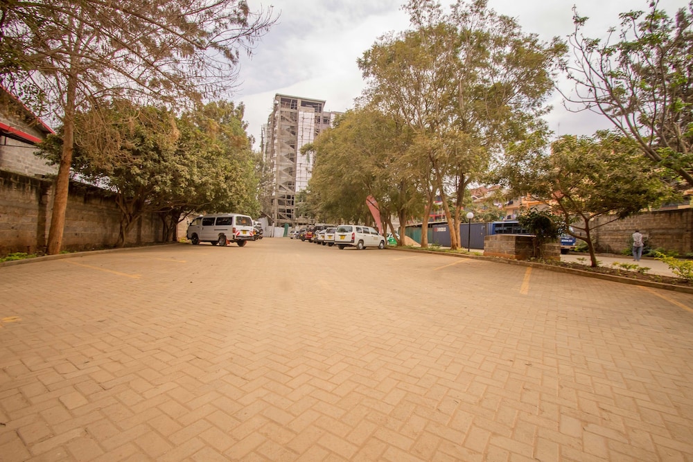 The Luke Hotel Cravers Thika 33/42