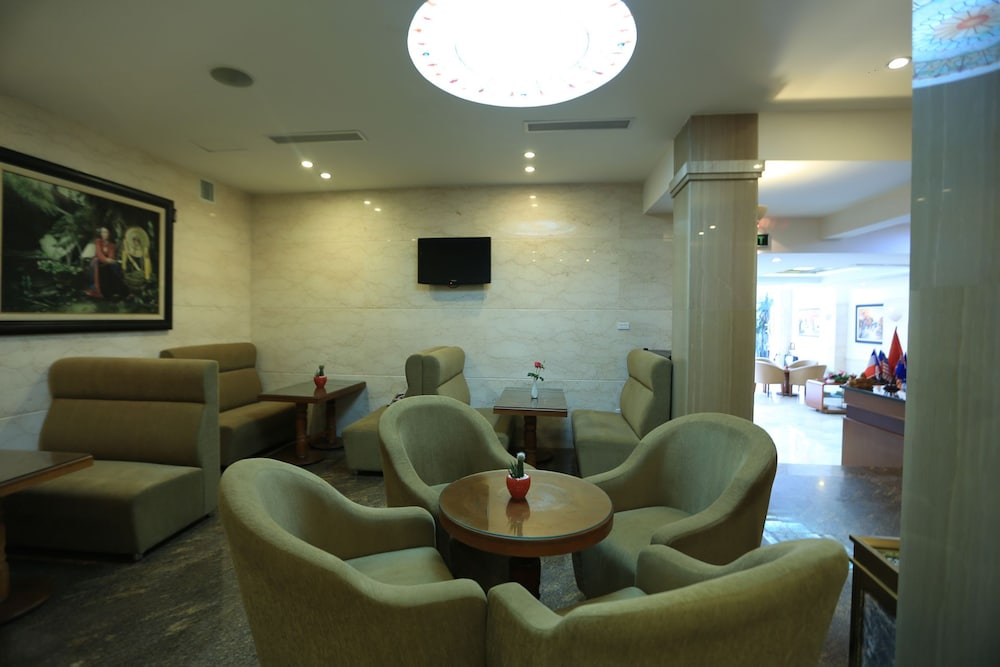 MOONVIEW HOTEL 26/30