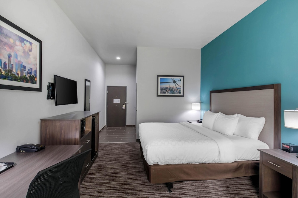 Clarion Inn & Suites Dfw North 25/49