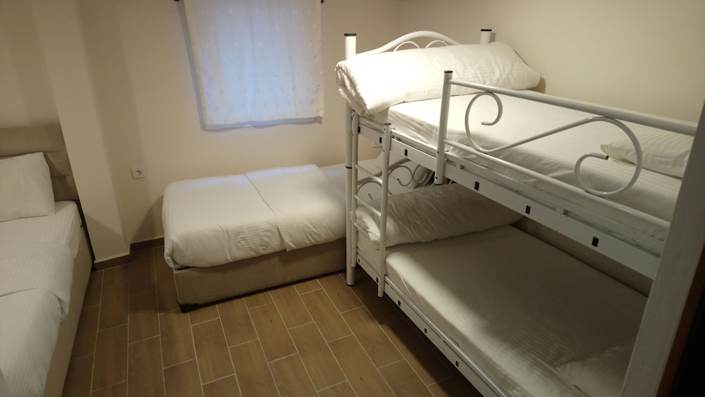 Ena Serenity Boutique Hotel 32/73