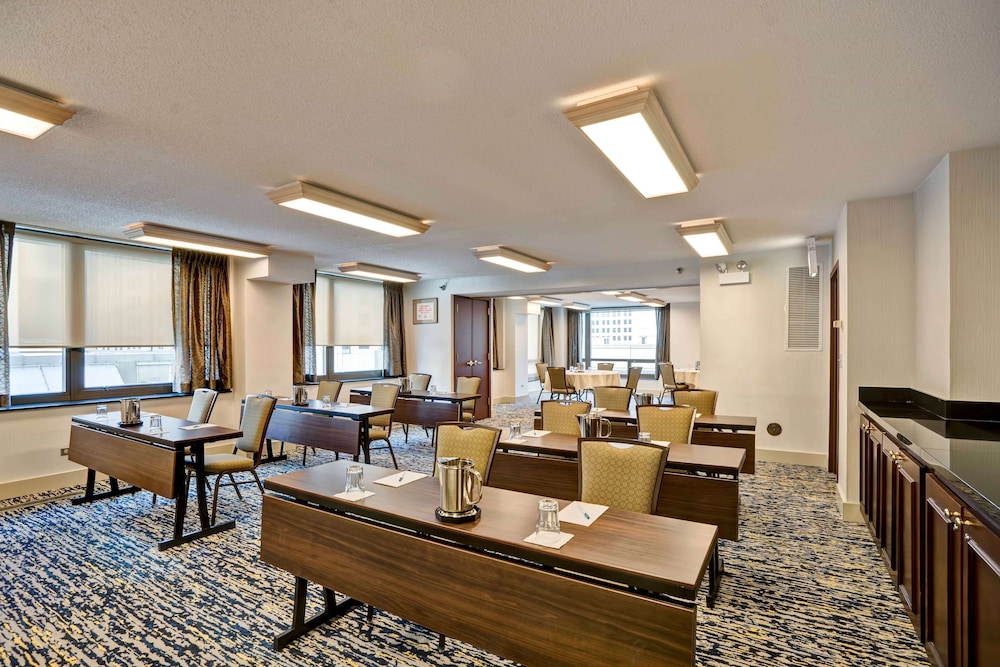 Homewood Suites by Hilton Chicago Downtown 50/51