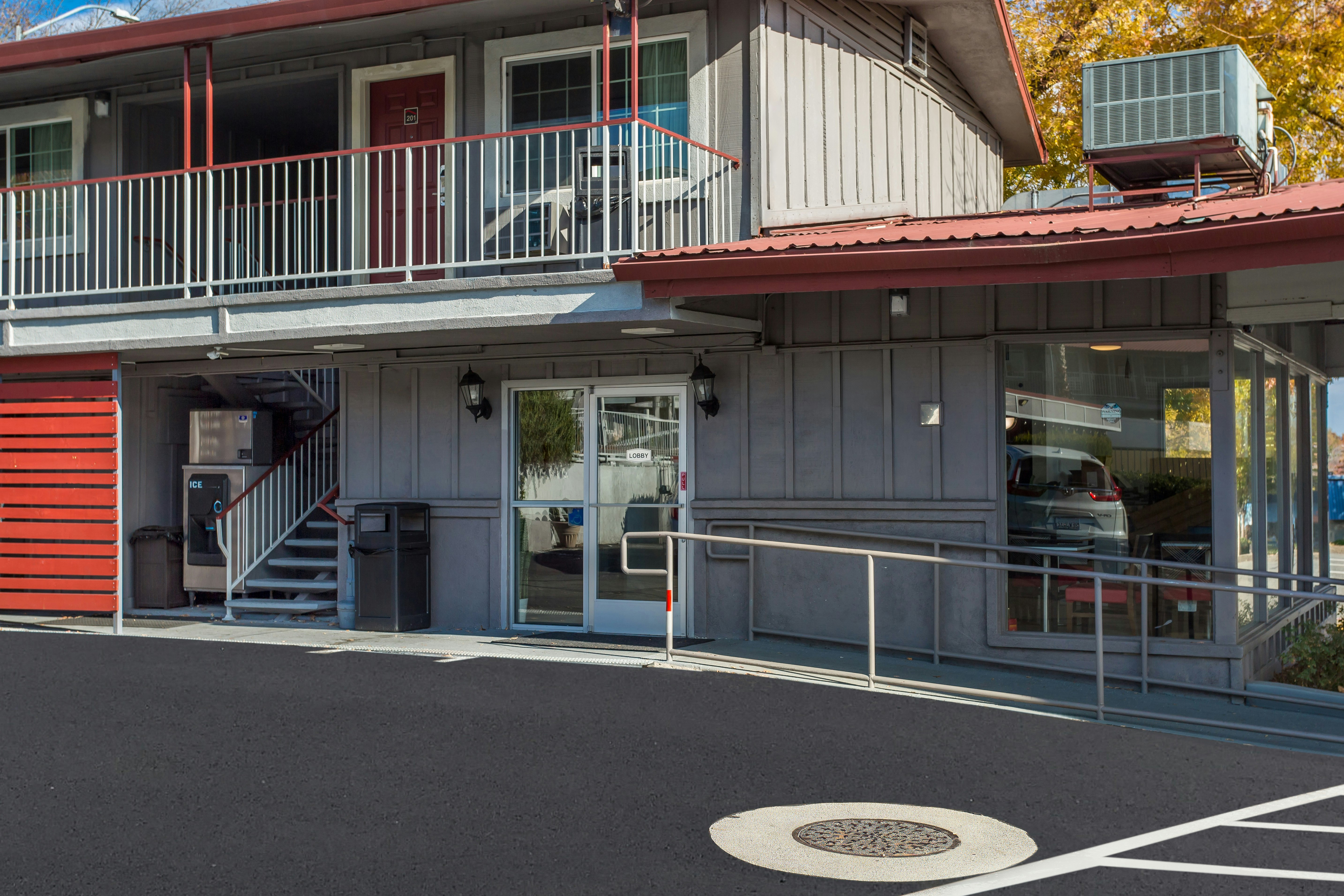 Red Roof Inn Redding (ex Ponderosa Inn) 2/26