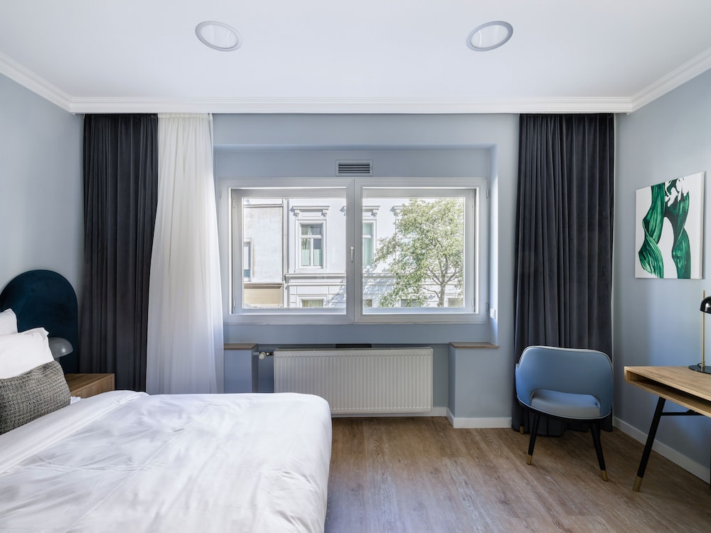 Studio, King Bed, Kitchenette, Large
