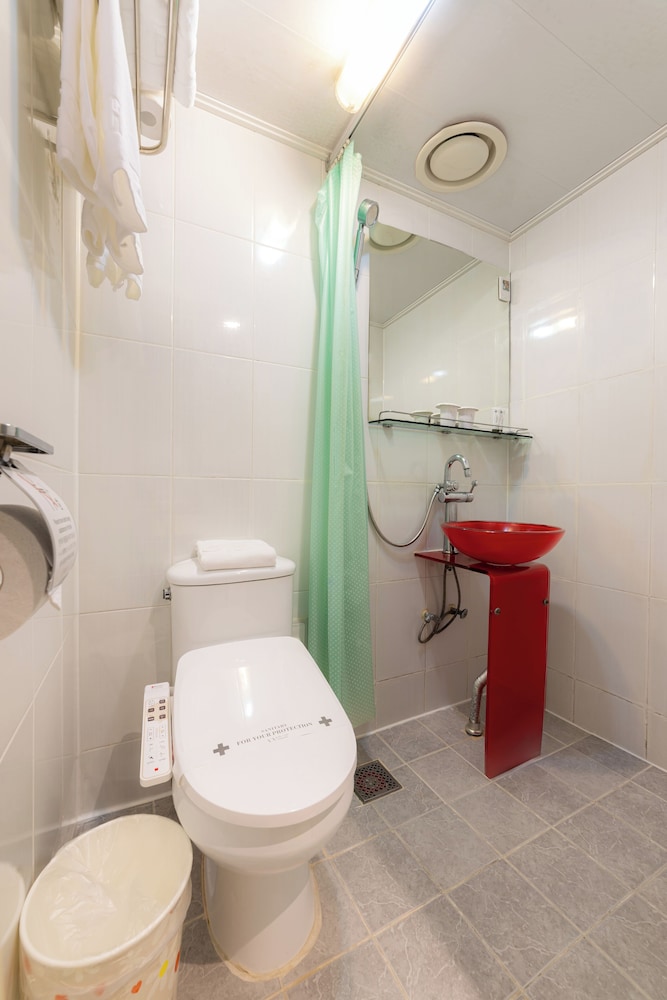 Hotel Cozy Myeongdong 72/73