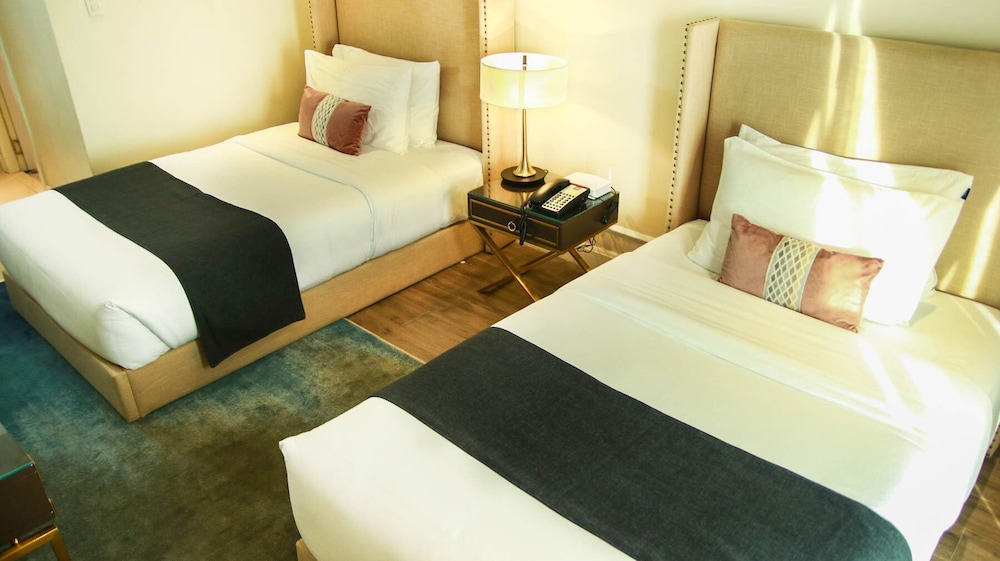 The Noble Cebu 22/59