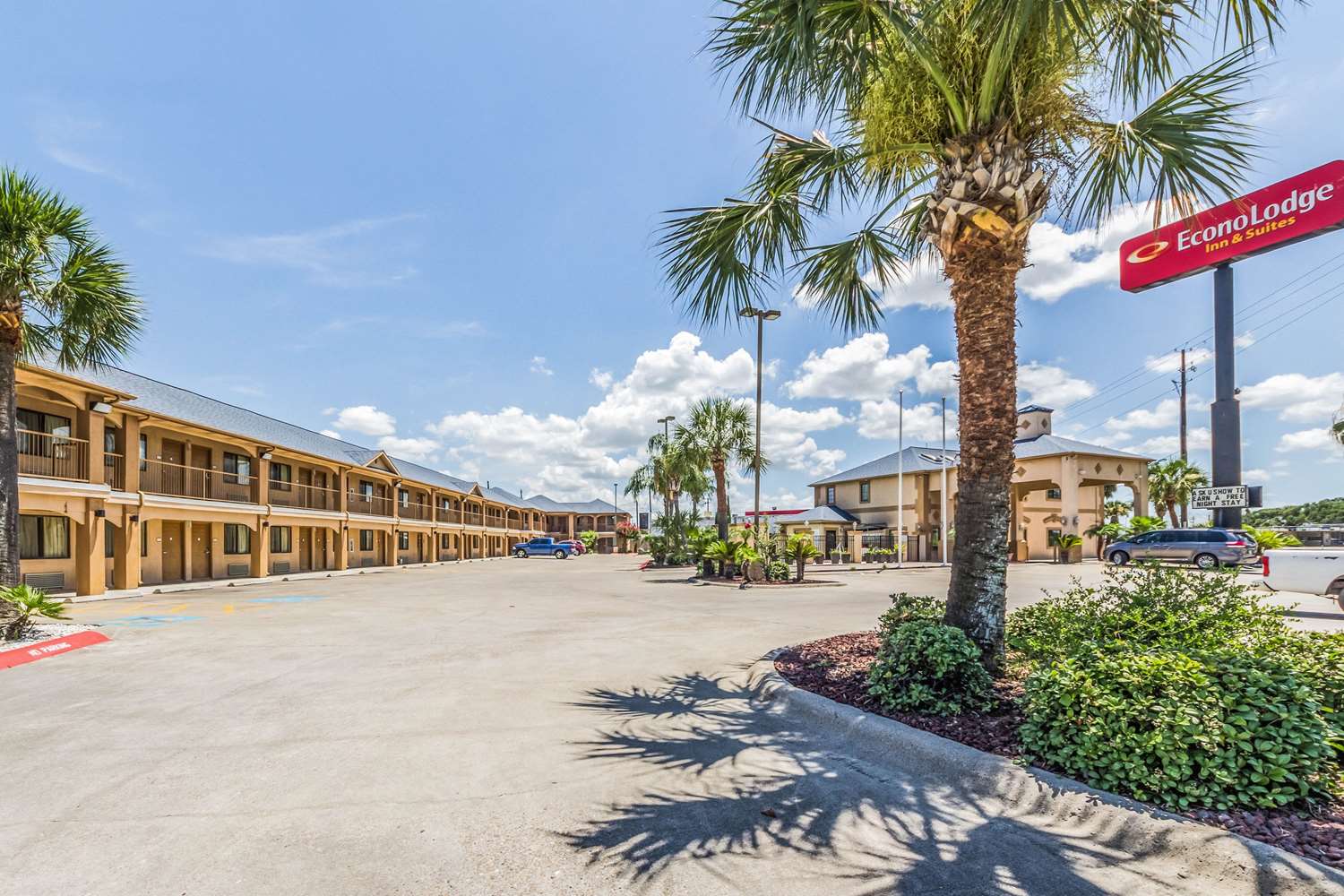 Econo Lodge Inn & Suites Corpus Christi 11/15