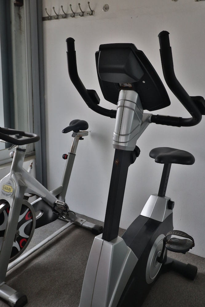 Golden Cyclo Premier Hotel Powered By Fave 38/56