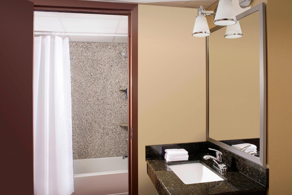 Four Points By Sheraton Virginia Beach Oceanfront 17/30