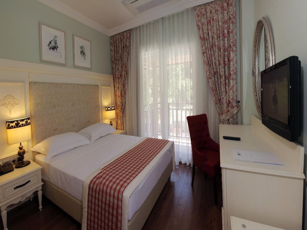 Padok Premium Hotel and Stables 13/44