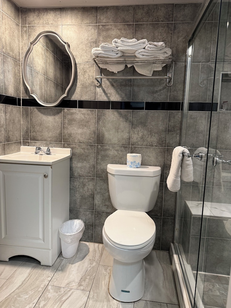 Mini, Studio, King Bed, Kitchen، R Nite Star Inn & Suite 4/5
