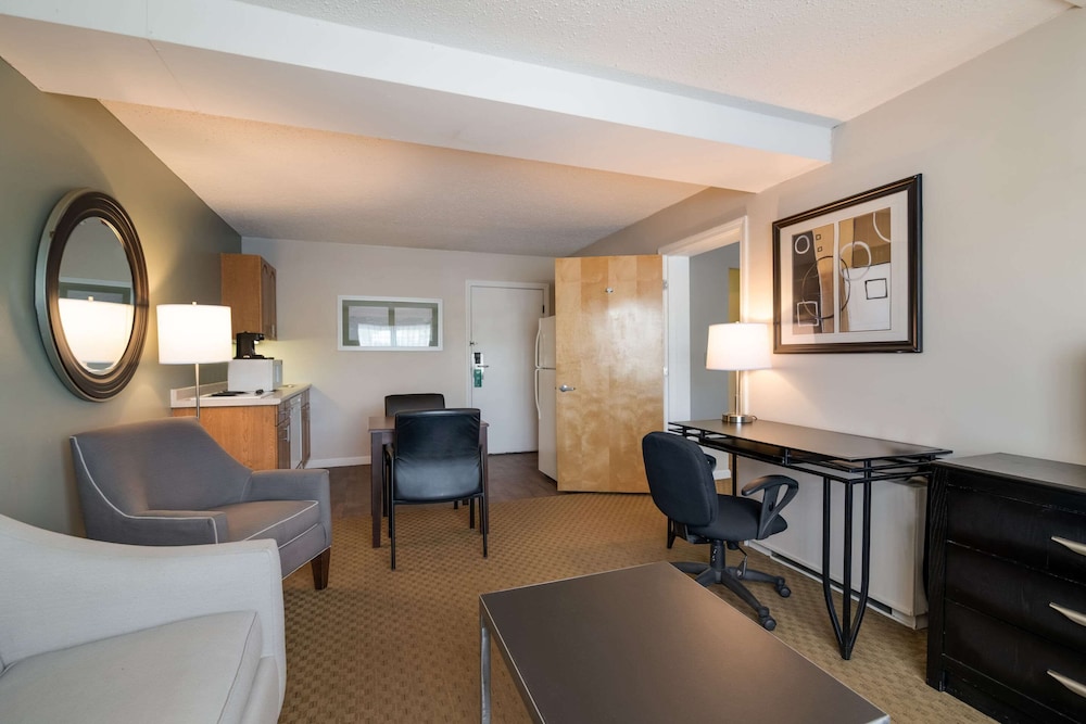 Quality Inn & Suites Auburn I-95 21/31