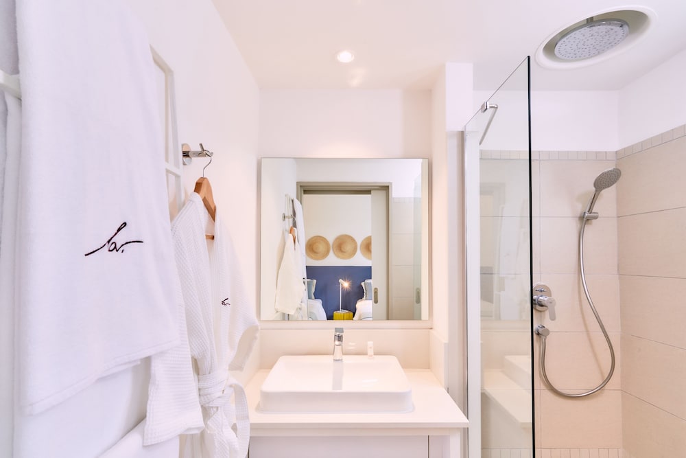 Les Estivales Beachfront Suites & Penthouses By Lo 8/48