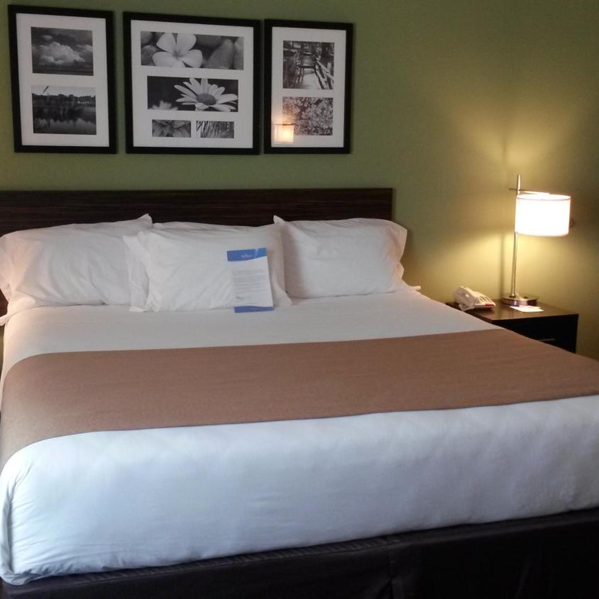 PetroStay Inn and Suites Cotulla (ex. Baymont Inn And Suites Cotulla) 7/20