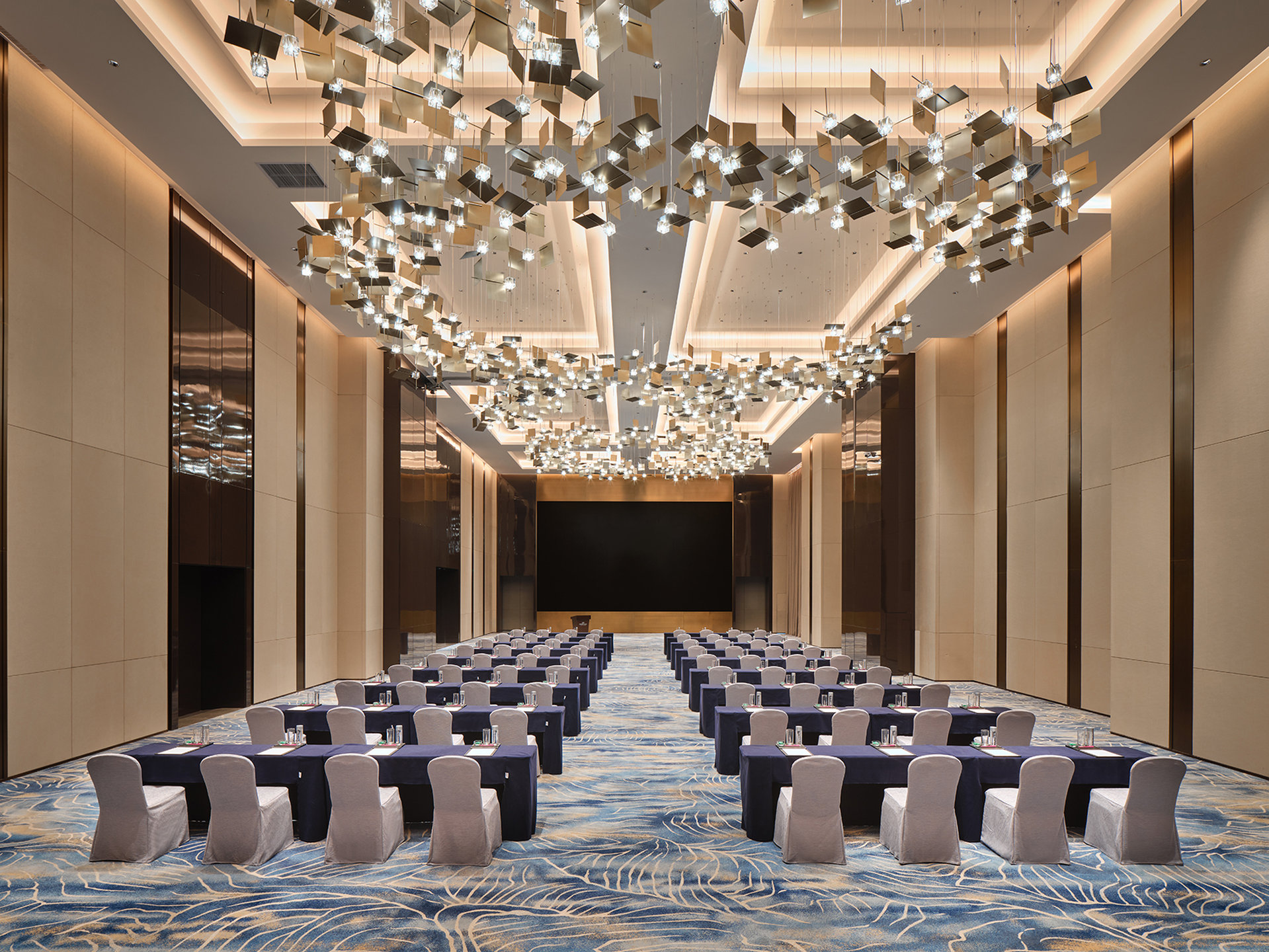 Crowne Plaza Hohhot City Center 71/76