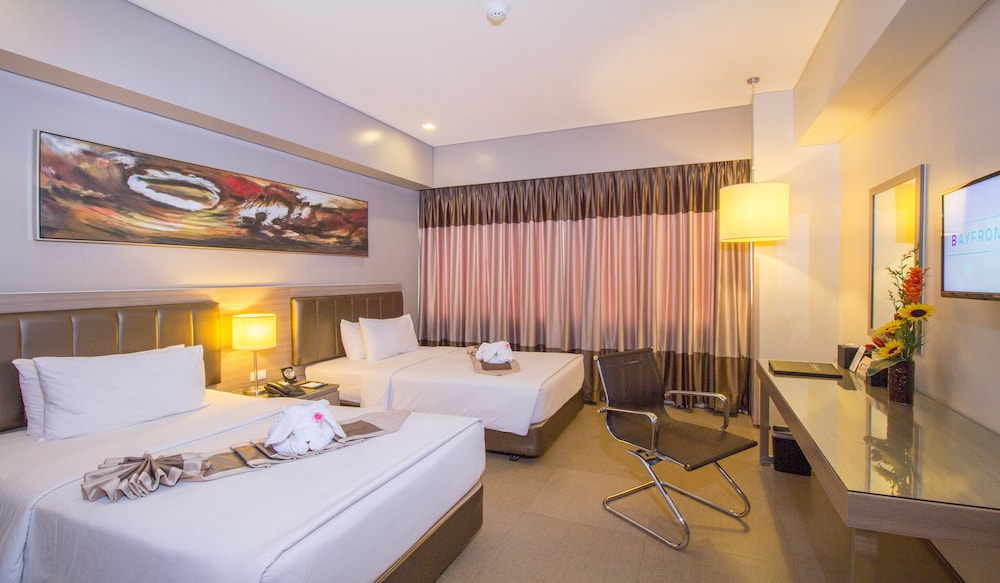 Bayfront Hotel Cebu - North Reclamation 20/67