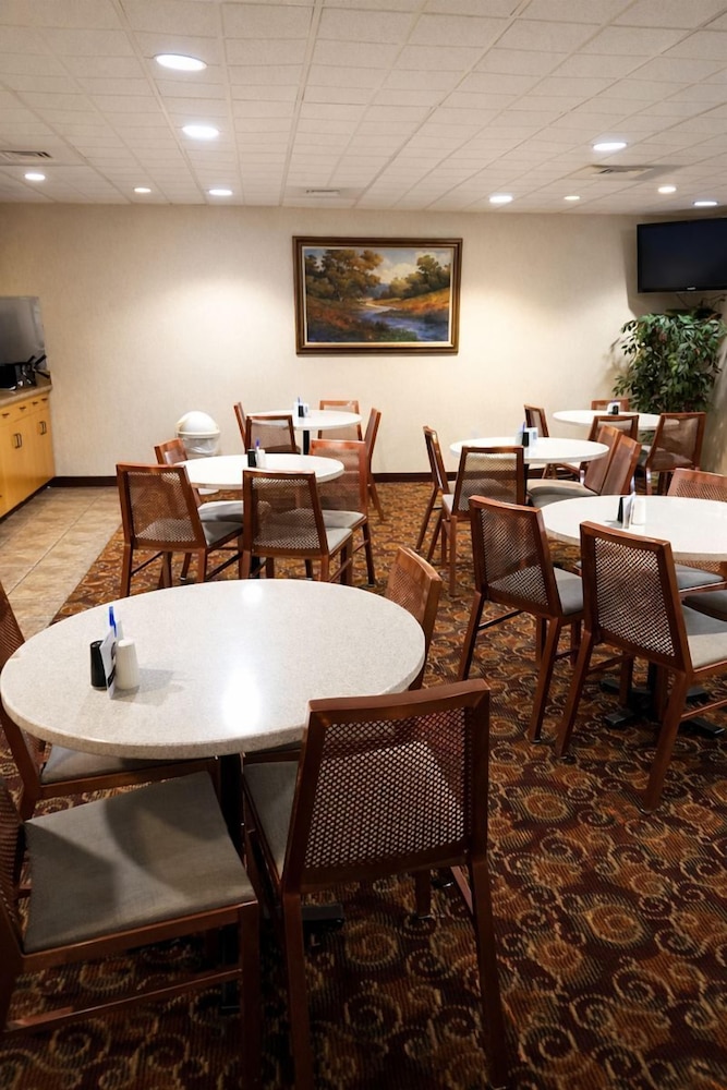 Crystal Inn Hotel & Suites Great Falls 26/29