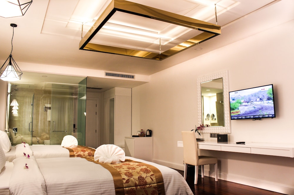 Grand Sokhalay Hotel 10/38
