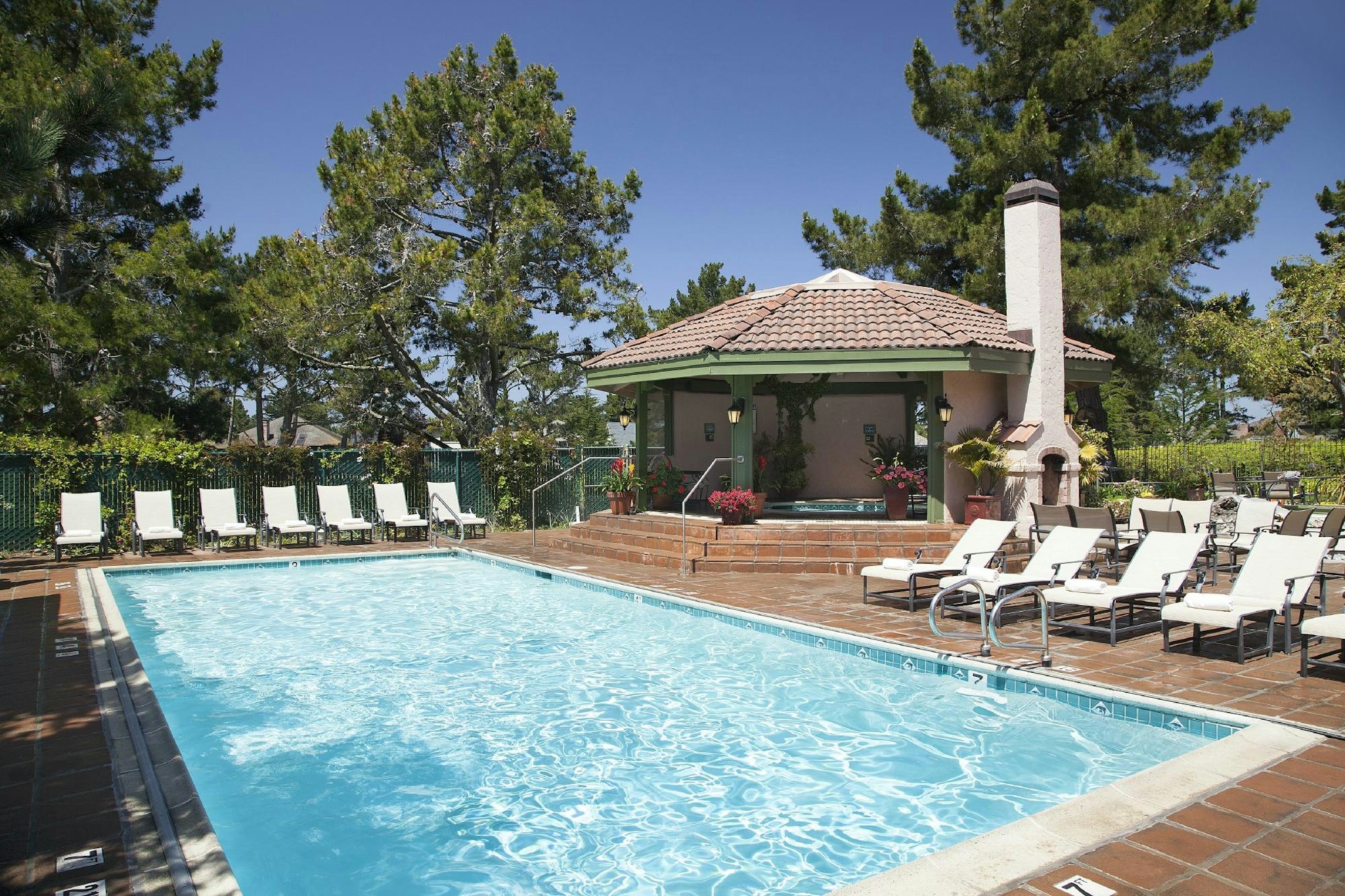 Half Moon Bay Lodge 56/59