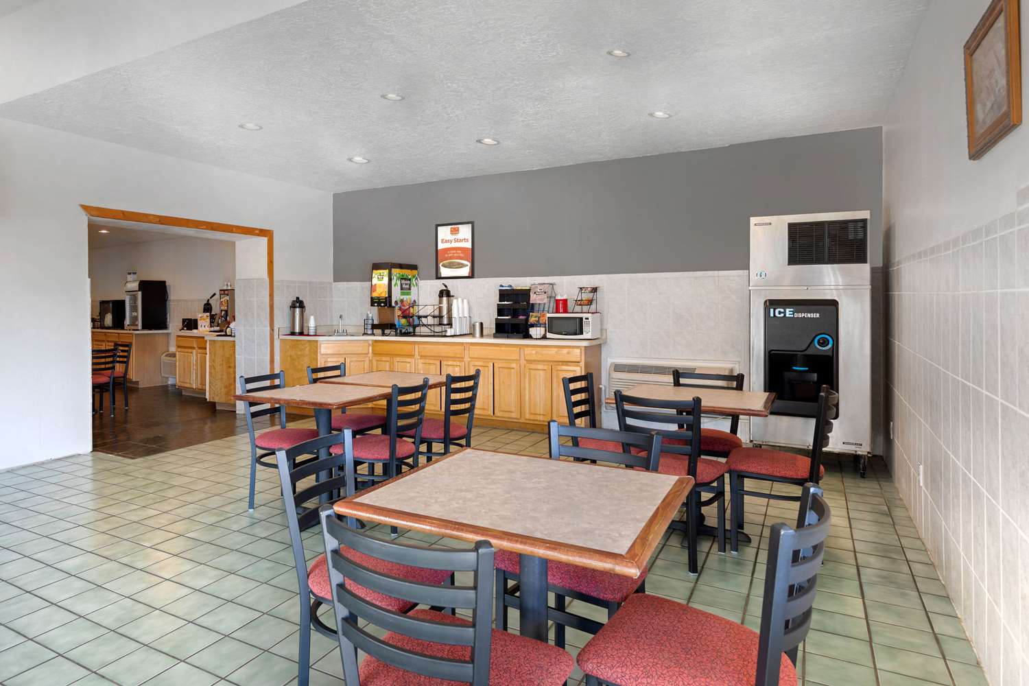 Econo Lodge Inn & Suites Socorro NM 8/12