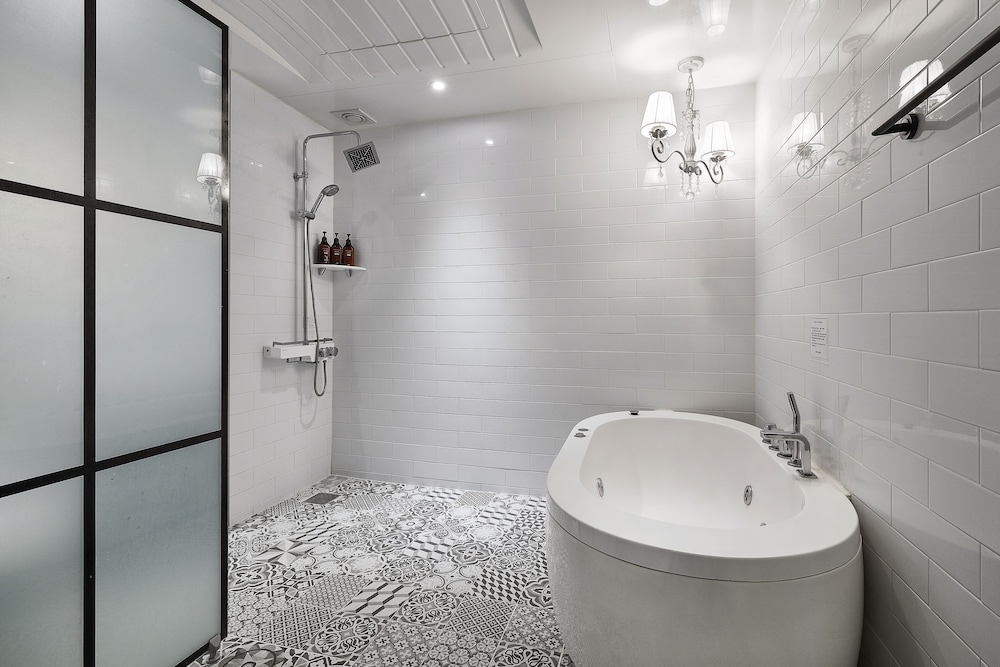 Picasso Hotel 63/66
