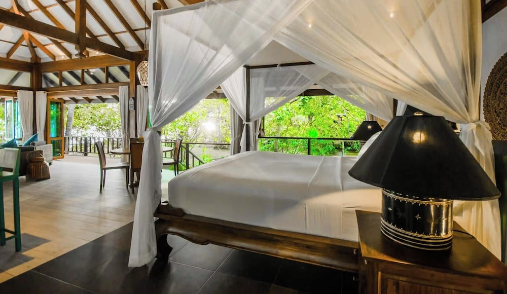 Koh Jum Beach Villas photo4