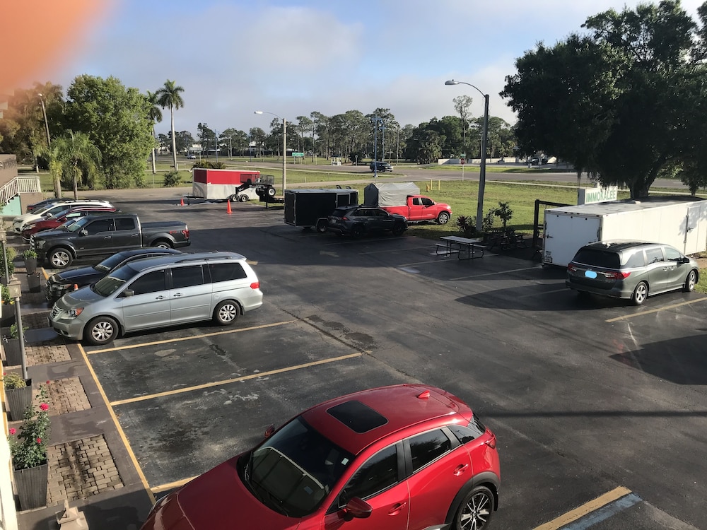 Immokalee Inn 17/26