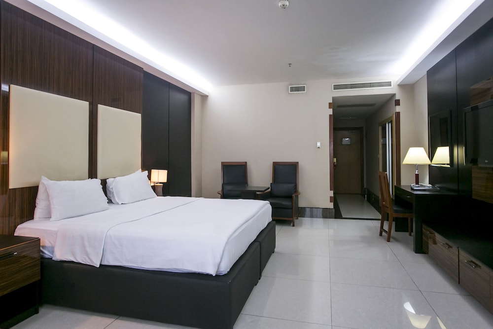 Lagos Oriental Hotel 28/74