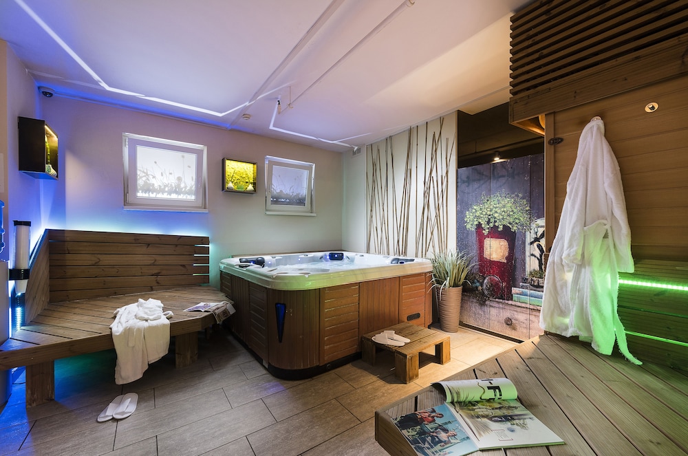 Bo18 Hotel 12/66