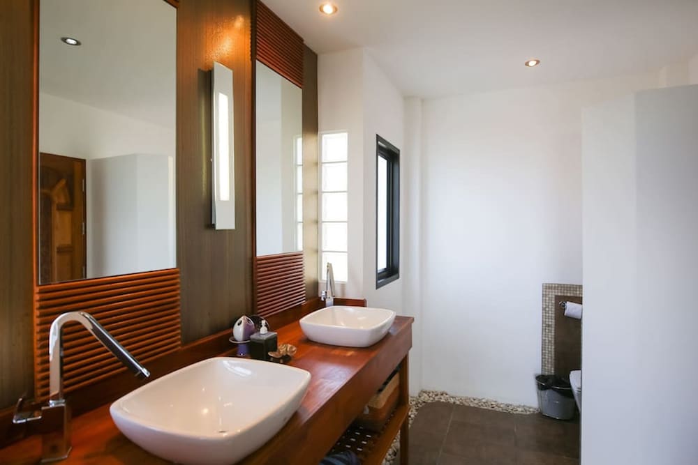 4 Bedroom Sea View Villa Suay Paap 34/40