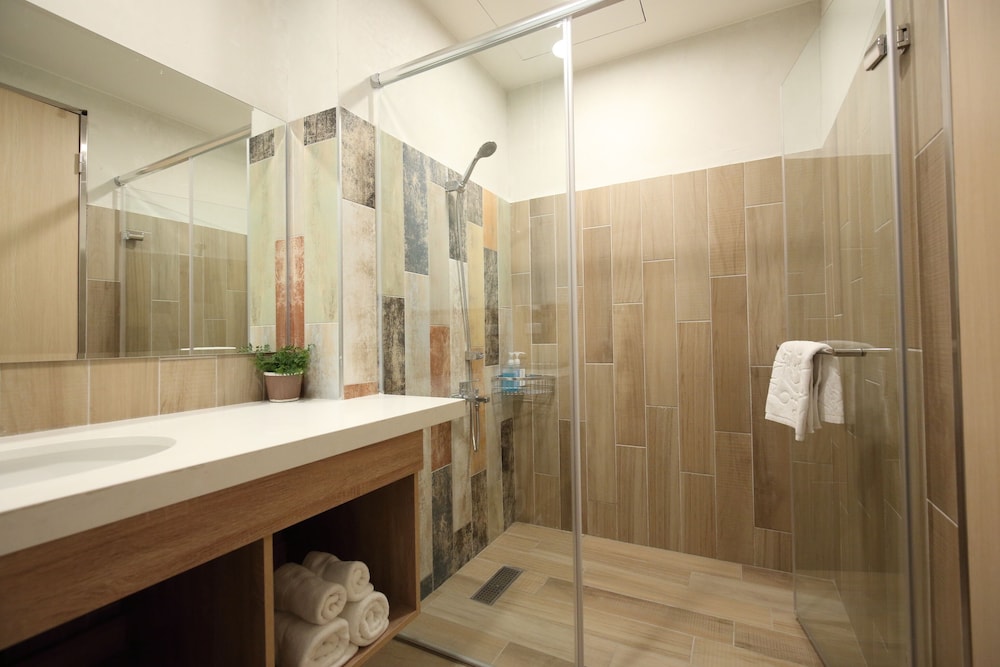 Hai Sheng Wei B&B 50/50