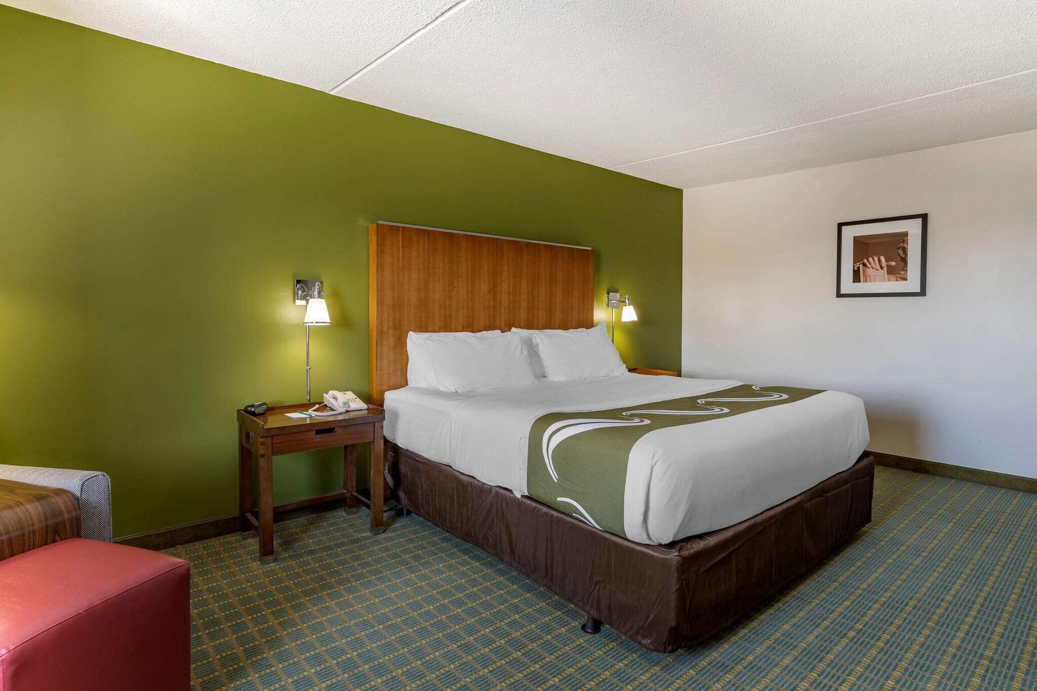 UPGRADE, KING BED, ACCESSIBLE