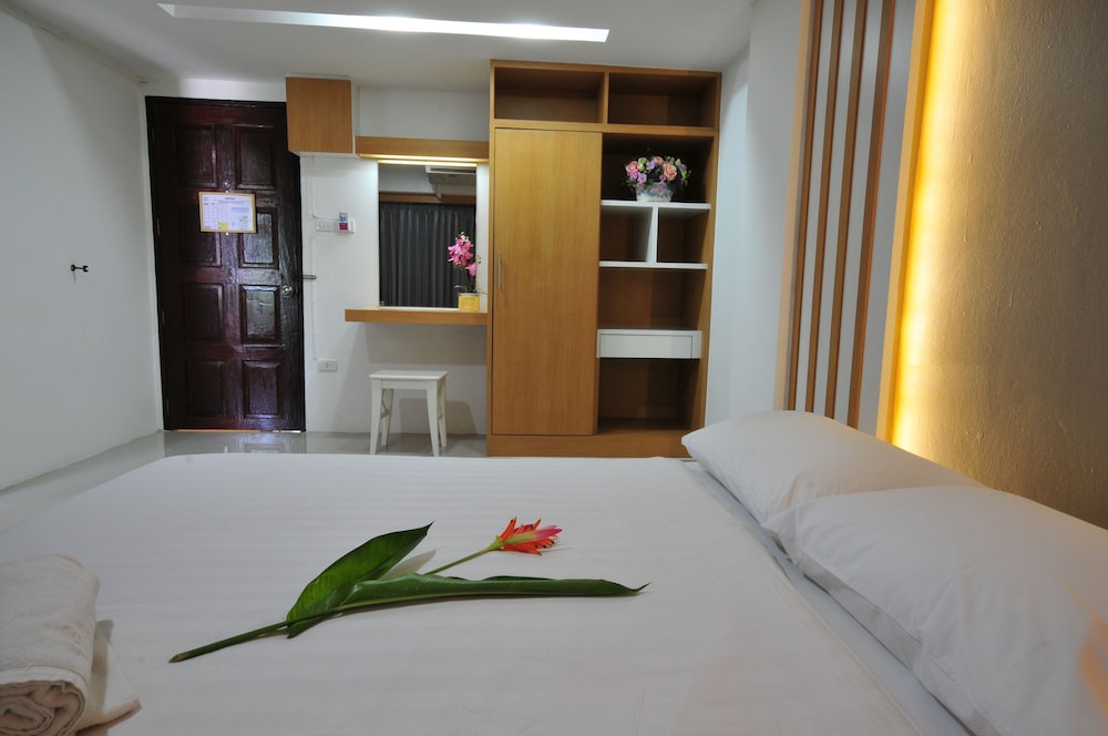 Beerapan Hotel 27/49